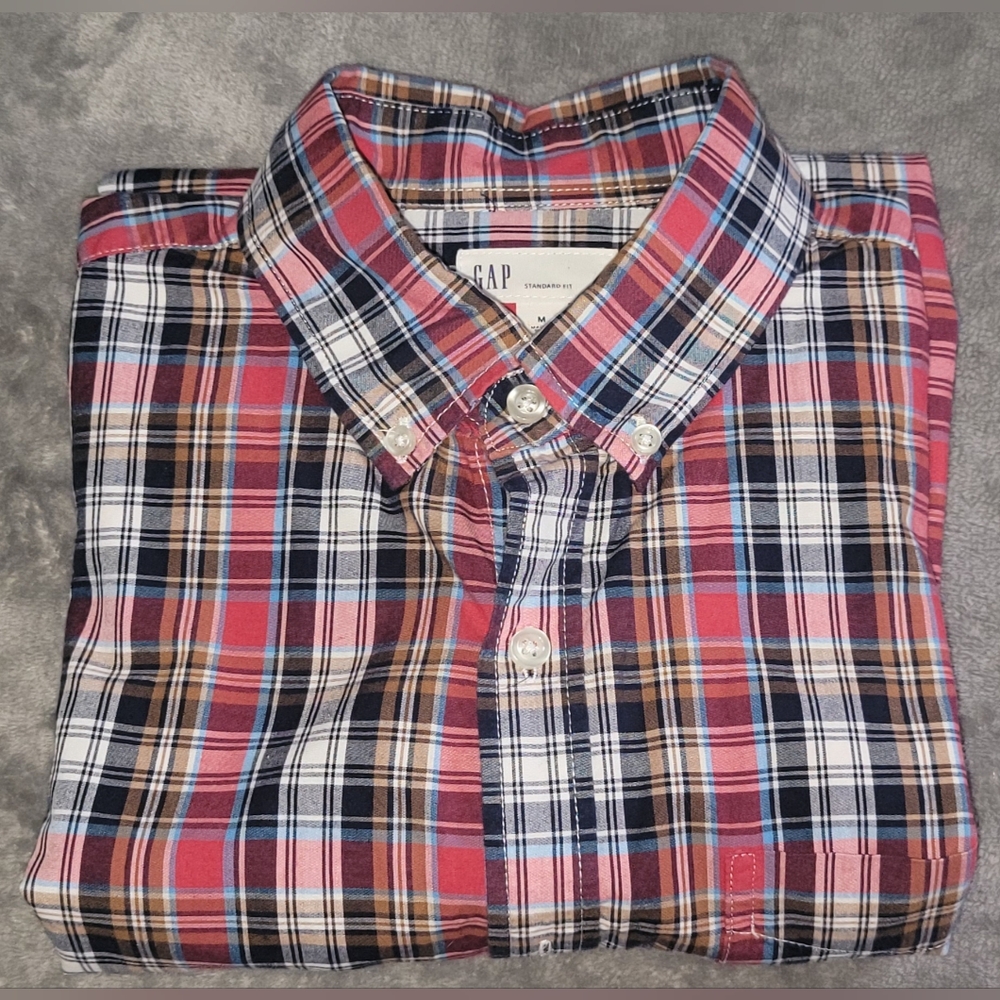 Gap shirt medium 